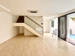 Mount Sinai Lane (D10), Detached #504135121